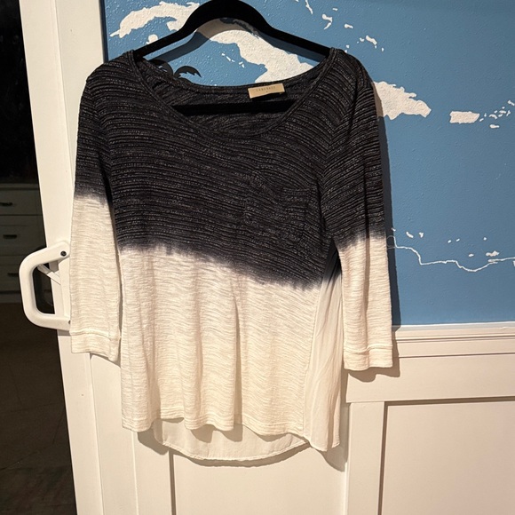 Language Monochrome Top - Picture 7 of 9